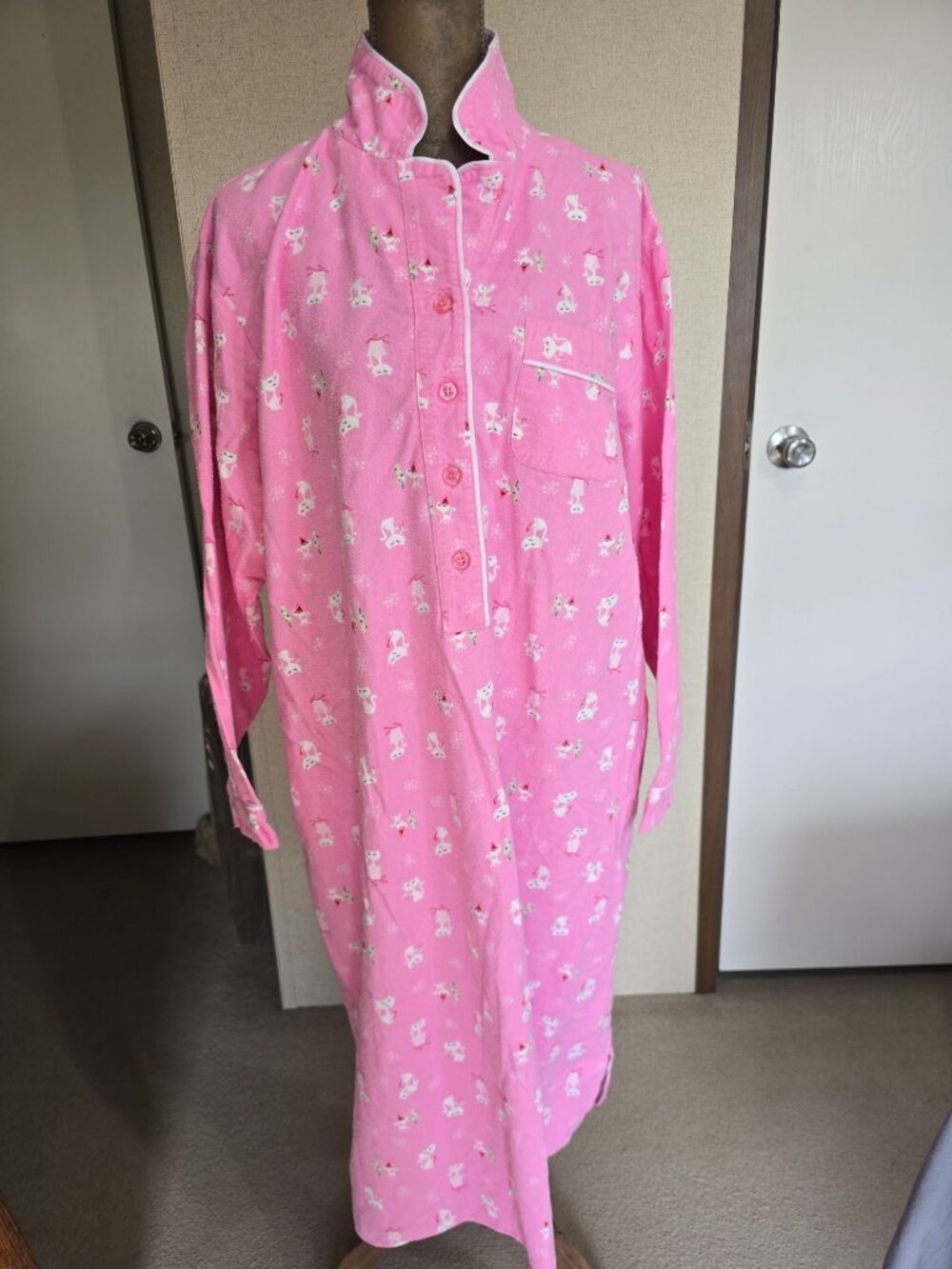 Secret Treasures XL Flannel Nightgown Pink Cat Christmas Long Sleeve Pajamas